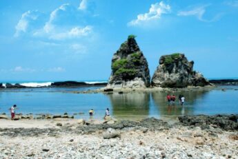 Sensasi Keindahan Pantai Perawan di Sawarna Banten (1)
