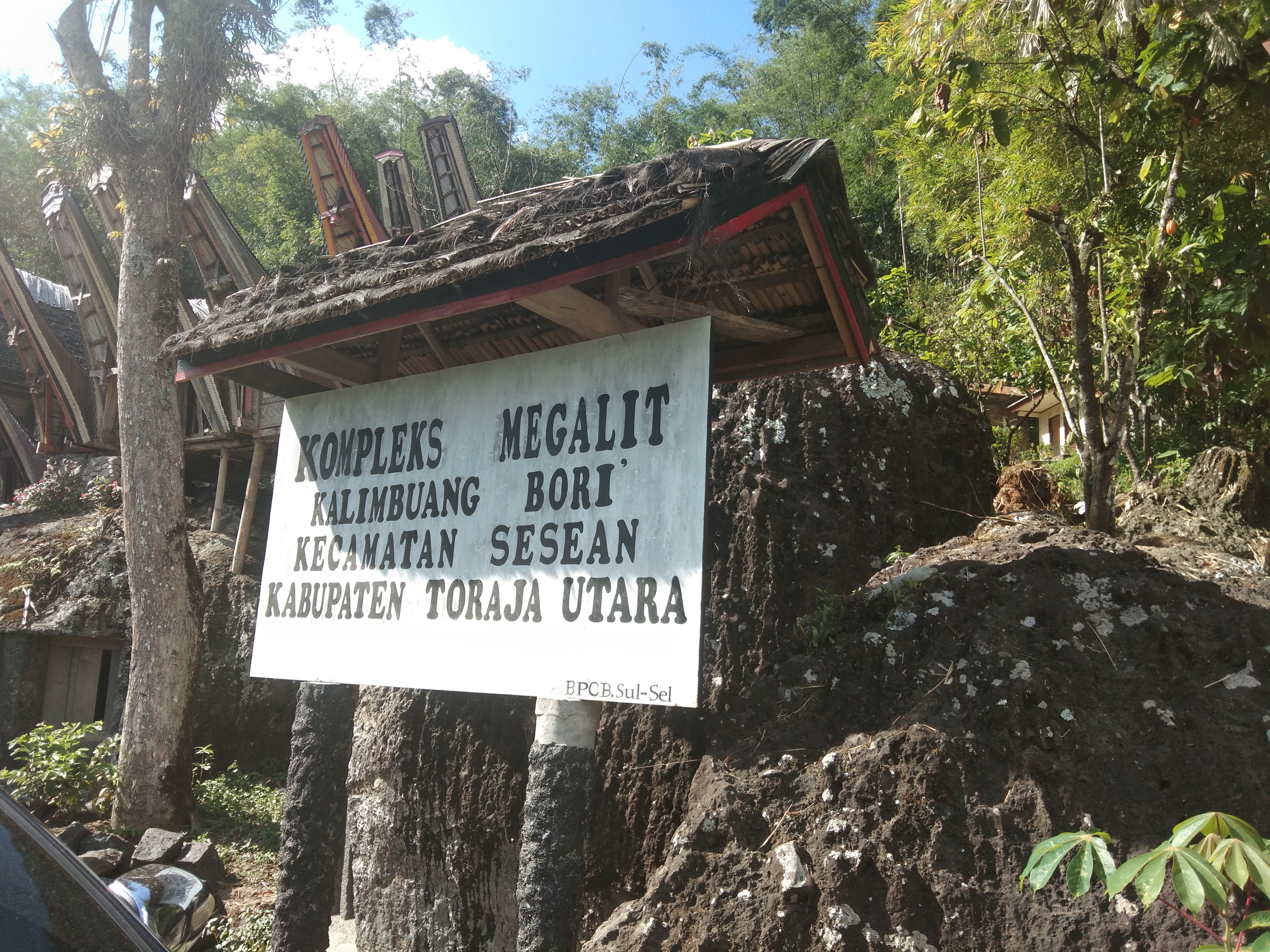 kuburan batu tua - bori kalimbuang, tana toraja