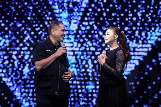 Duet Menpar dan Rossa di Aksi Panggung Pejabat Kemenpar