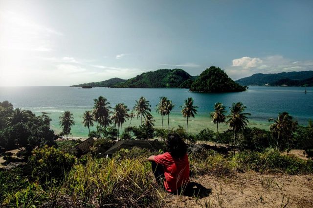 Mandeh, kawasan teluk dengan ombak yang tenang