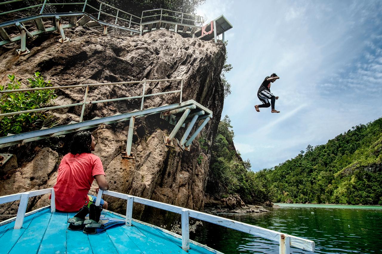 Cliff Jump - Mandeh