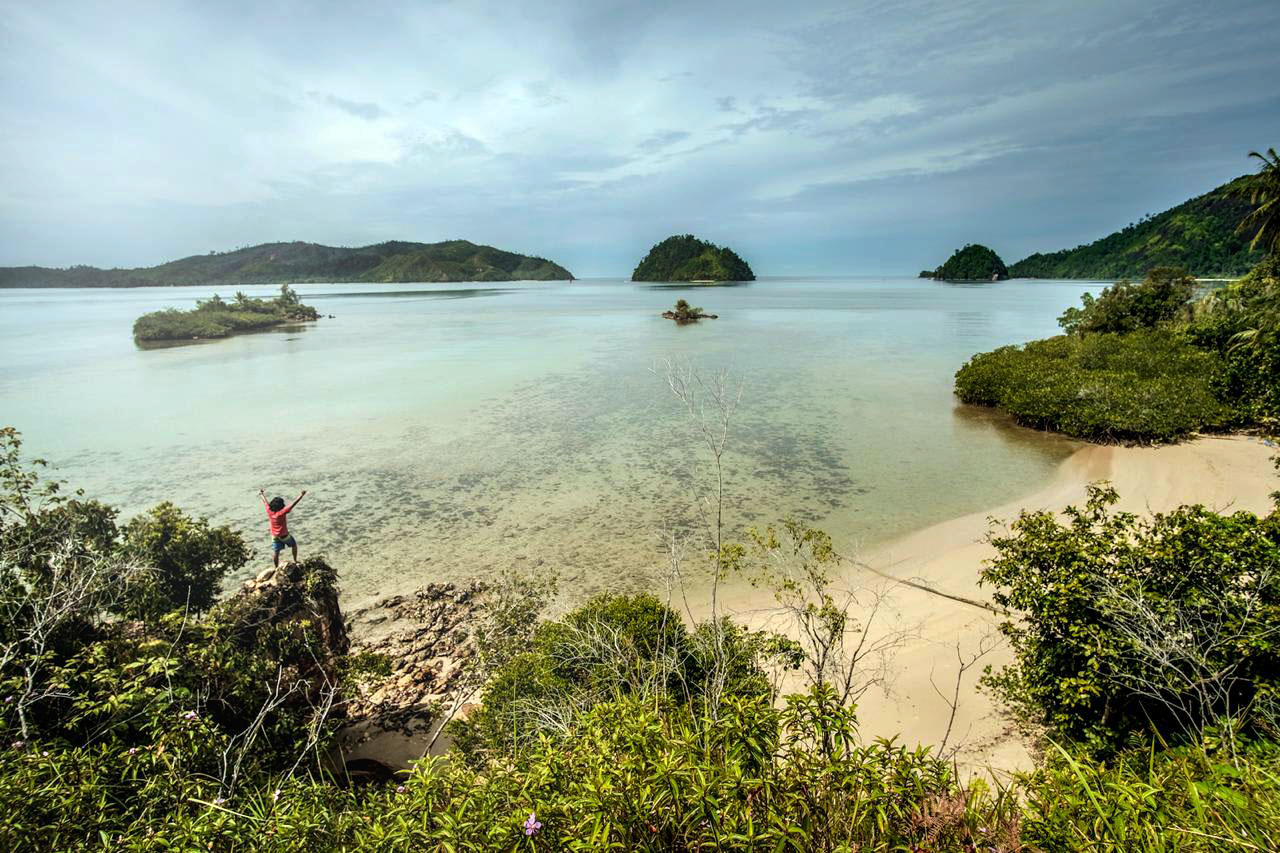 Kawasan utara Mandeh, terlihat gugusan pulau yang melingkar