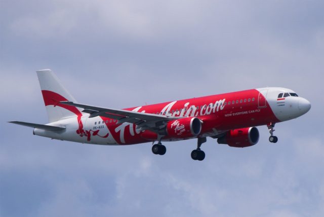 irAsia Indonesia mengambil keputusan untuk menarik penjualan tiketnya secara permanen dari online travel agent Traveloka. Penarikan ini meliputi seluruh rute penerbangan di semua jaringan AirAsia.