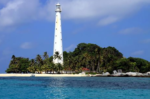 Mercusuar Pulau Lengkuas Babel