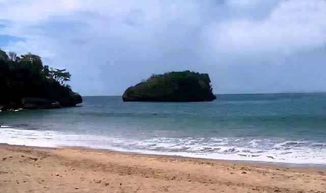 Kirab Budaya di Pantai Ungapan Tempat Helatan MBF 2019