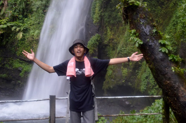 Pesona dan Kemisterian Curug Sawer yang Wow!