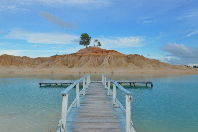 Sepotong Negeri Seribu Satu Malam di Gurun Telaga Biru Bintan Kepulauan Riau