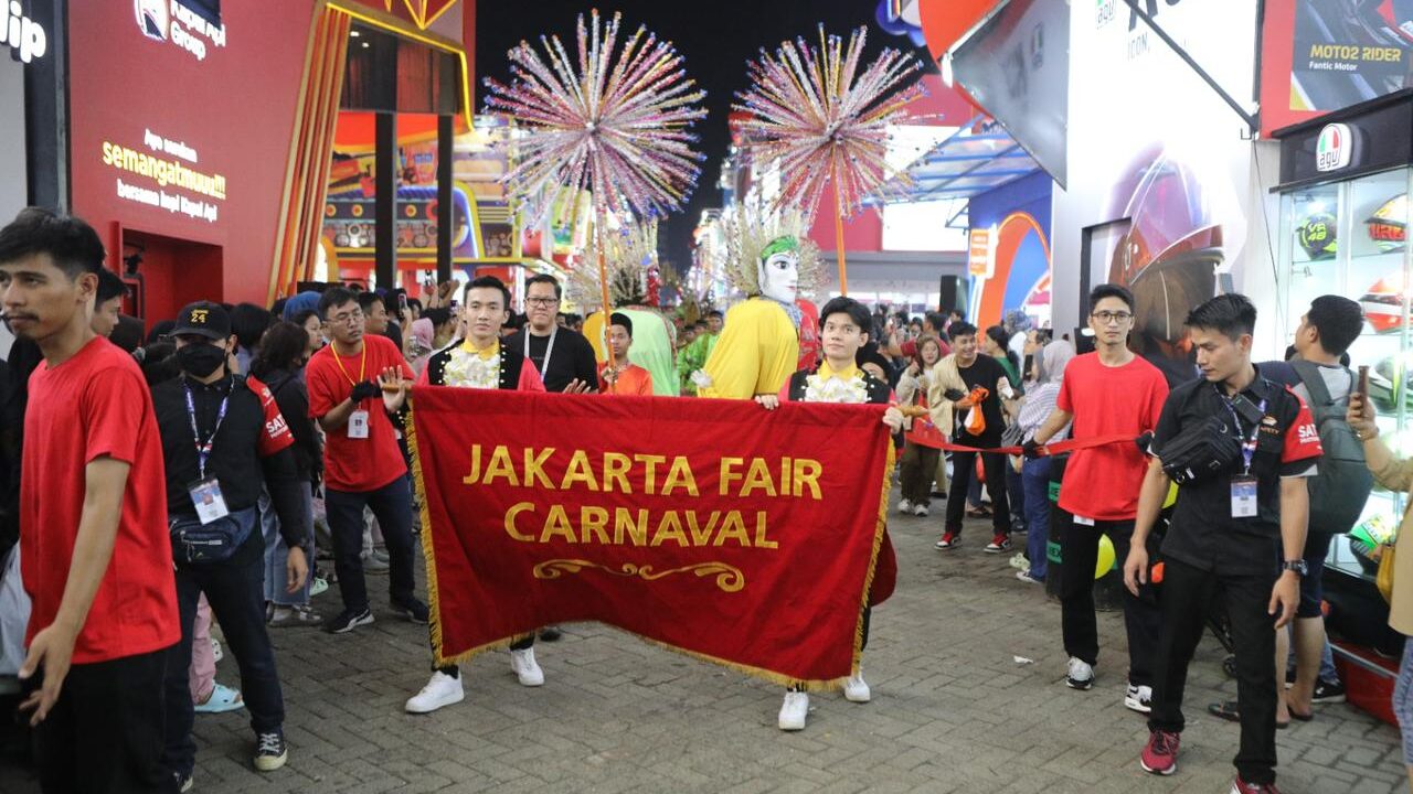 Keseruan Parade Karnaval Jakarta Fair Kemayoran, Tampilan Budaya Betawi Hingga Kostum Unik