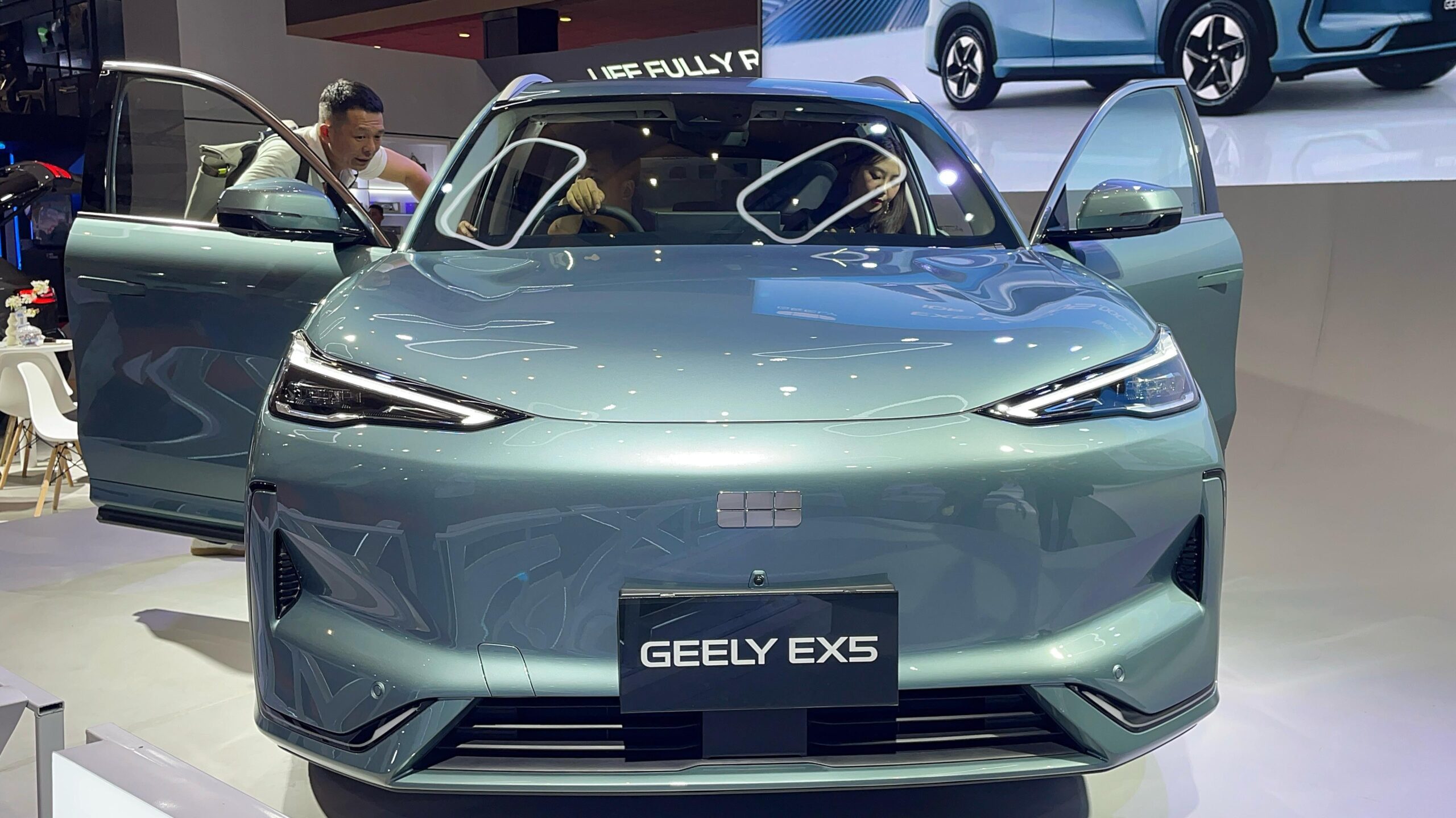 Geely EX5 Resmi Debut di IIMS 2025, Mulai Harga 400 Jutaan!