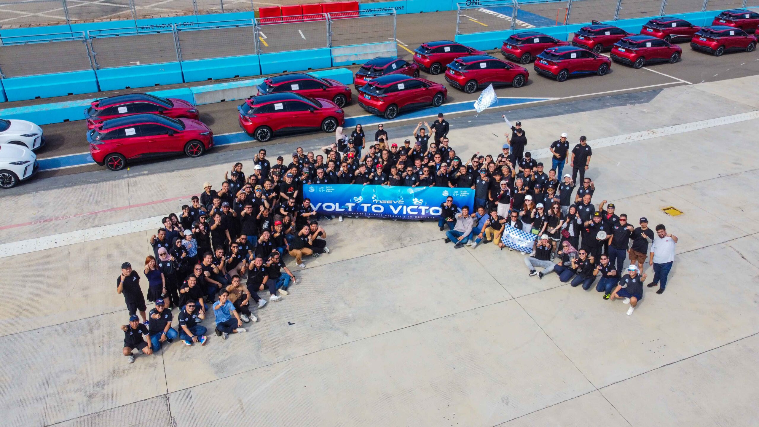 Dukung Penyelenggaraan Formula E Jakarta, Komunitas Mobil Listrik MG Lakukan Parade EV di Ancol