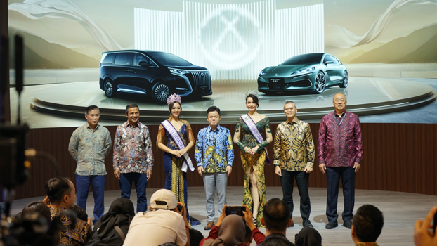 Tampil Perdana pada GIIAS 2025, DENZA Tegaskan Posisinya di Segmen EV Premium