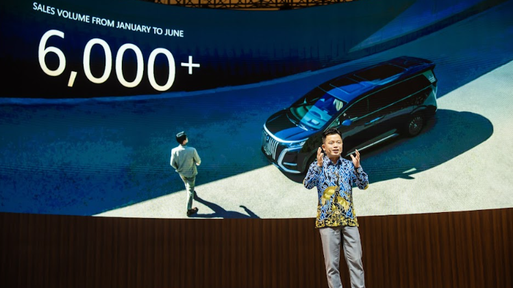 Tampil Perdana pada GIIAS 2025, DENZA Tegaskan Posisinya di Segmen EV Premium