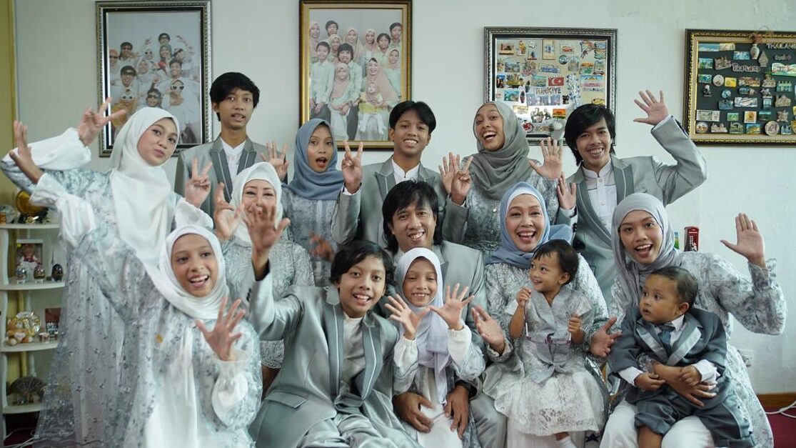 Kisah Cheriatna Membangun Bisnis Wisata Halal Bersama 14 Anaknya dari Nol