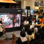 Wisatawan Indonesia menikmati pemandangan alam dalam program Great Outdoor Hong Kong.